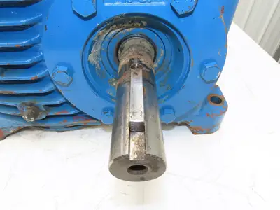 Cone Drive HV70-8A Worm Gearbox 20:1 Reducer 17Hp 88rpm Vertical Output