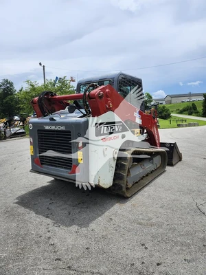 USED 2024 TAKEUCHI TL12V2