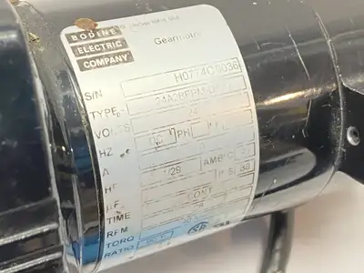 USED BODINE PARALLEL SHAFT DC GEARMOTOR 1/29HP 90:1 28RPM 24V
