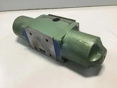 USED VICKERS DG4S52CMWH10