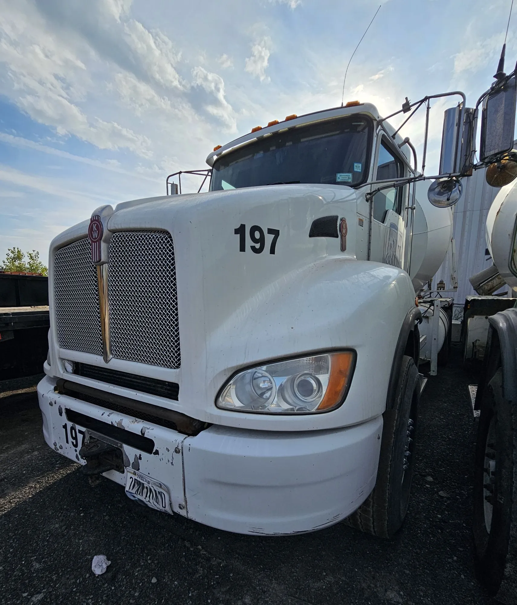 USED 2013 KENWORTH T400