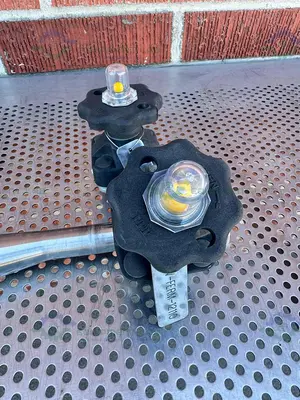 USED 2- ITT PURE FLO RA25MAX DIAPHRAGM VALVE W/ 1" TO 3/4" SANITARY FITTING
