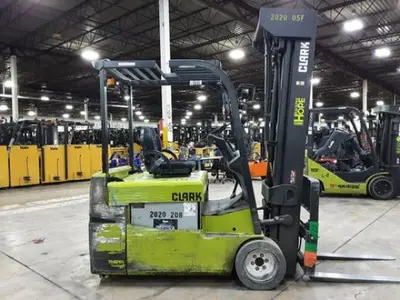 USED 2020 CLARK TMX25