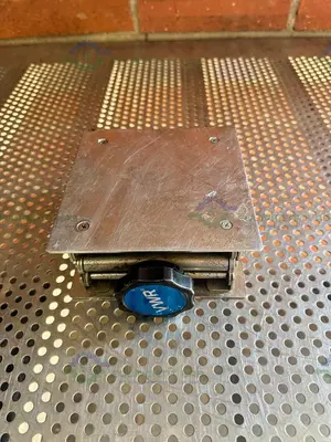 Used VWR 6" X 6" X 10" STAINLESS STEEL TABLE-TOP LAB JACK Miscellaneous Laboratory Equipment California US | Equipment Lab #1330302