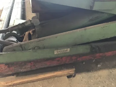 Air Technical Industries Hydraulic Lift Table 2500LB ZLLPF5048E