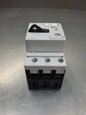 USED Siemens 3RV1011-0JA10 SIRIUS Circuit Breaker