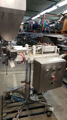 Twin  double head liquid filler 4 us gall 1.5 lit #1090