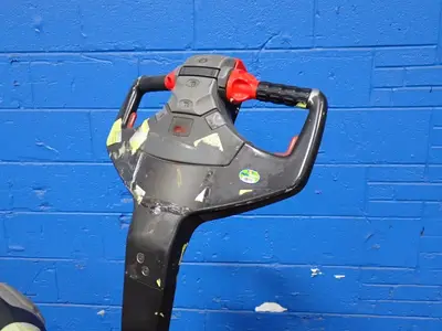 USED THE RAYMOND CORPORATION 8410