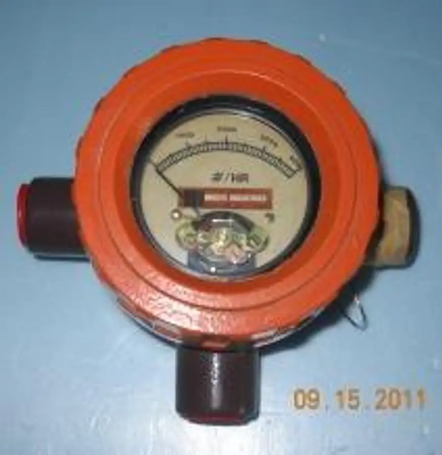 QTY. 1. PRESSURE GAUGE POUNDS PER HR. MOORE INDUST...