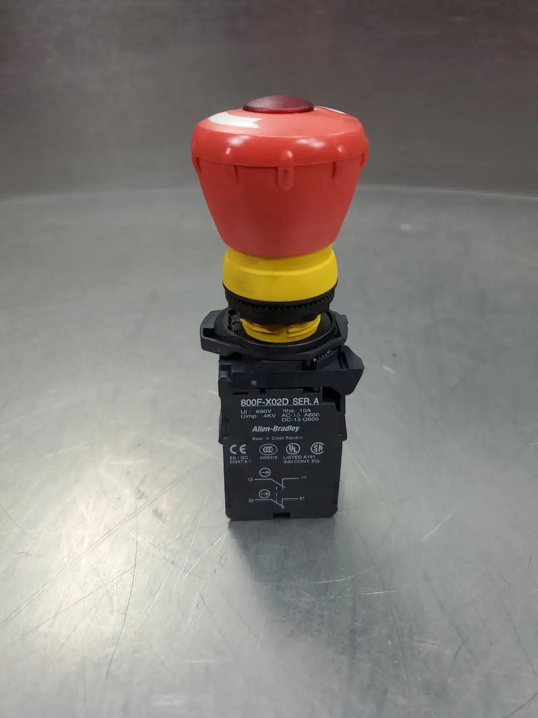 USED Allen-Bradley 800F-X02D/800F-X11D/800F-N3R E-Stop Pushbutton