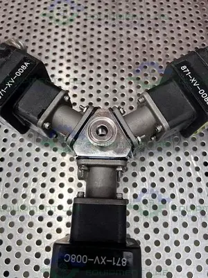 USED 3 ITT ADVANTAGE 4 WAY STAINLESS STEEL DIAPHRAGM VALVES W/ VALVE POSITIONER