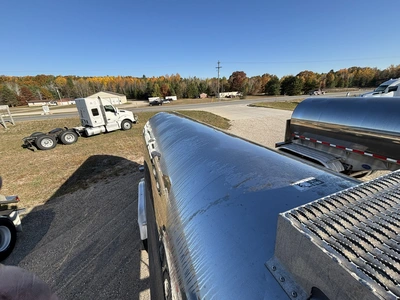 Used 2017 WALKER MILK TANKER TRAILER Liquid Supply Trailers Michigan US | Miedema Asset Management Group #1709458