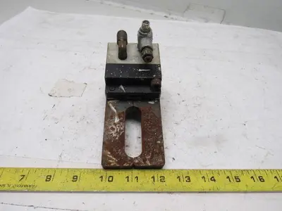 Compact Air Products SG202 Square Base Angular Pneumatic Gripper Grabber 2" Open
