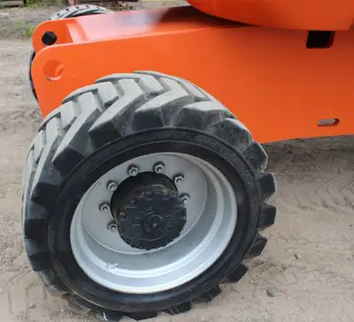 JLG 800 A, 4WDTelescopic Articulating Boom Lift