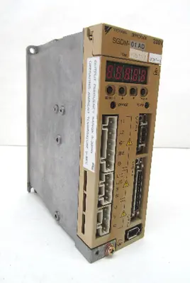 USED YASKAWA SGDM-01AD