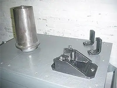 7693-140 Fenn 6″ Diameter Vertical Bull Block