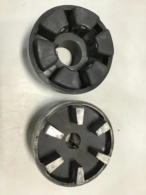 USED MAGNALOY COUPLINGS 700 / COUPLING