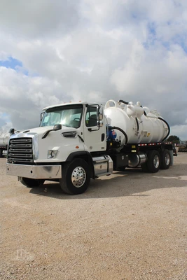 Used 2018 FREIGHTLINER 114SD Septic/Sewer/Vacuum Trucks Texas US | Roll Off Truck World #1491812