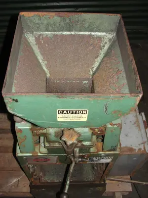 USED HOLMES 201XL CRUSHER