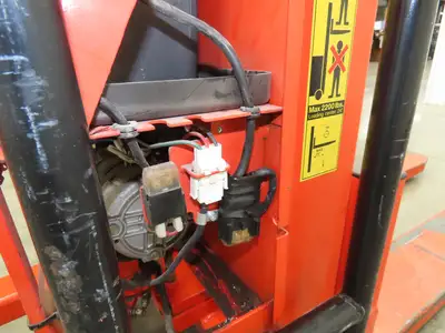 Used INTERRTHOR _UNKNOWN_ Pallet Lifters Indiana US | Arrow Industrial #795279