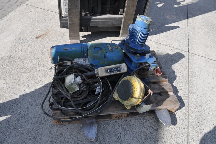Used DEMAG CHAIN HOIST 1 TON Cranes, Jib | Apt International N.V #373714