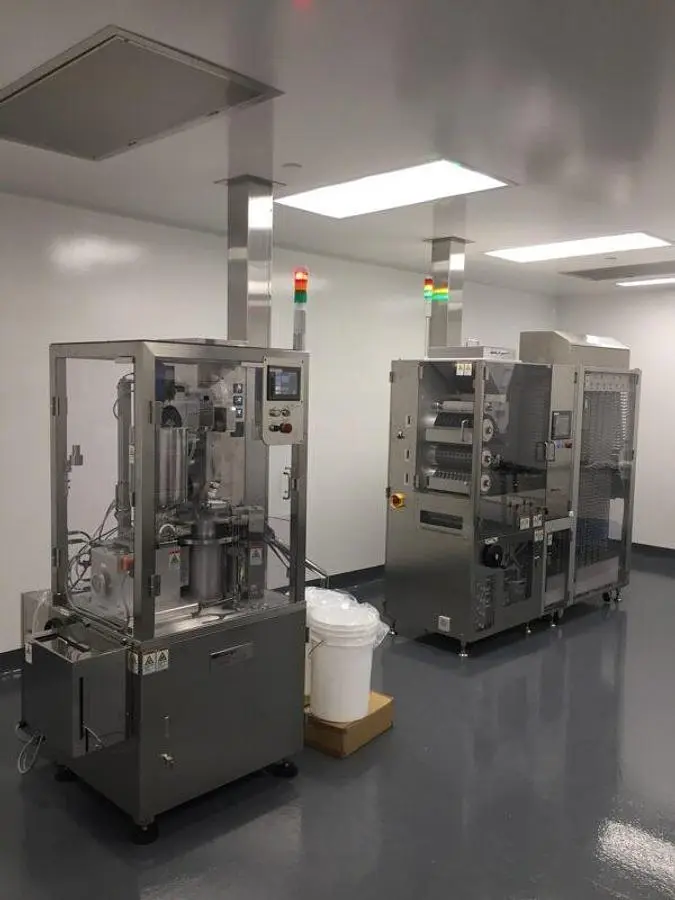 USED QUALICAPS FILLING  AND  SEALING  MACHINE