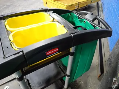 Rubbermaid Janitor Cart