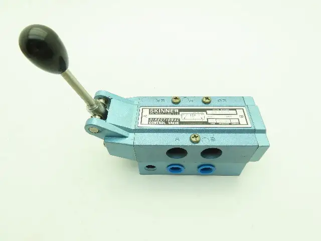 Skinner S3L0BFX3 Manual Directional Control Valve 5-Way 2 Pos 150PSI 3/8" NPT