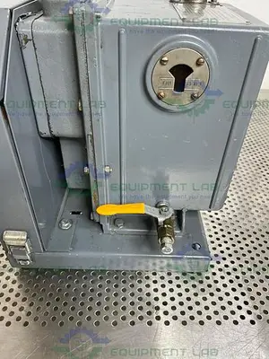 USED WELCH 1402 DUOSEAL BELT-DRIVEN ROTARY VANE VACUUM PUMP 115/230V