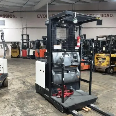 USED 2016 CROWN SP3510-30