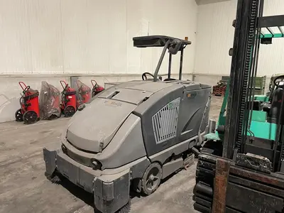 USED NILFISK CS7000 SWEEPER