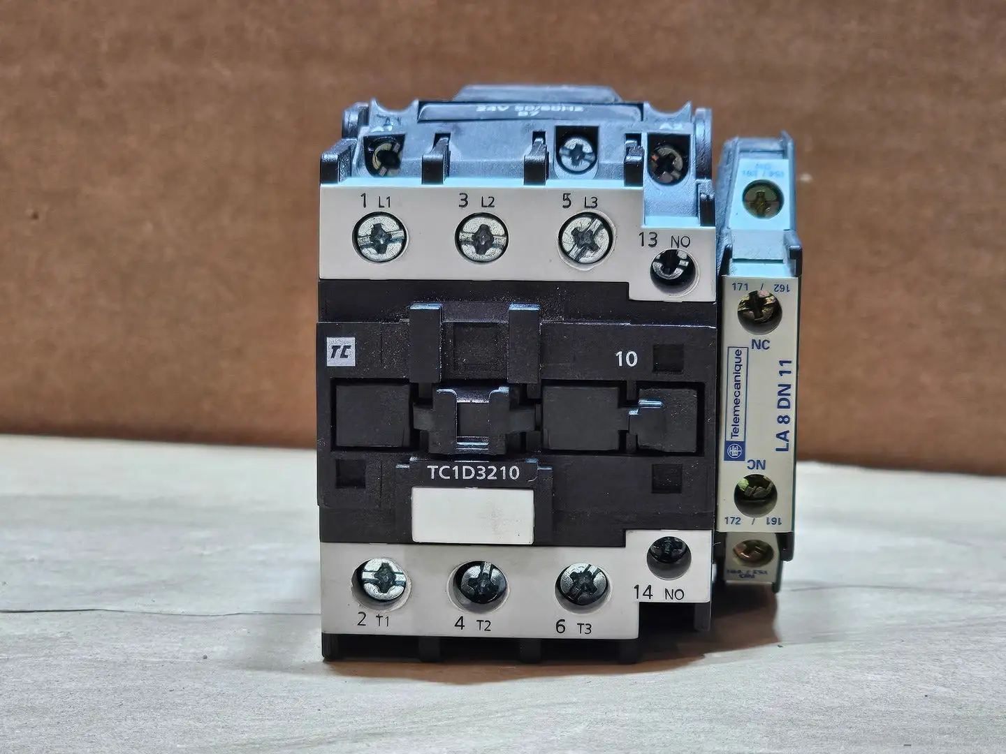 Used TELEMECANIQUE TC1D3210 Switchgears British Columbia CA | Lenmark #1438449