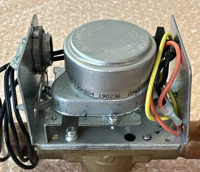 NEW HONEYWELL V8043A1029