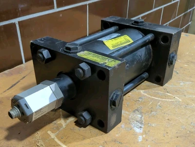 Used Parker 04.00 JJ2HXKTS33AA 5.000 Cylinders Indiana US | J&J Industrial Supply #1259676