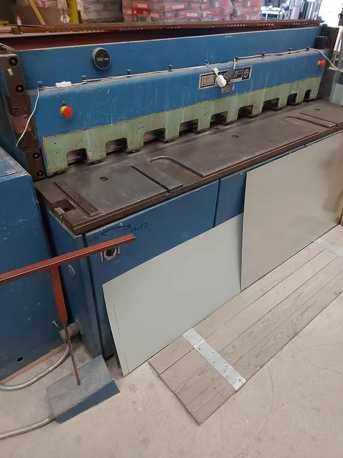 Used 1975 PIESOK NTE 2000/2.5 B Sheet Metal Shears CZ | Amaron s.r.o. #1061721