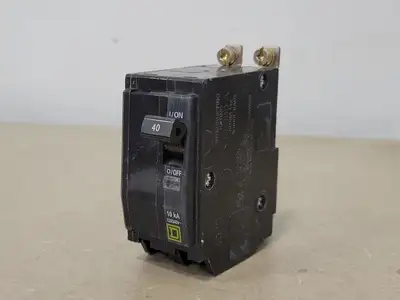 Used SQUARE D QOB240 Switchgears British Columbia CA | Lenmark #239678
