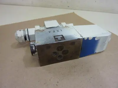USED VICKERS DG4V32AMP7H7P2050