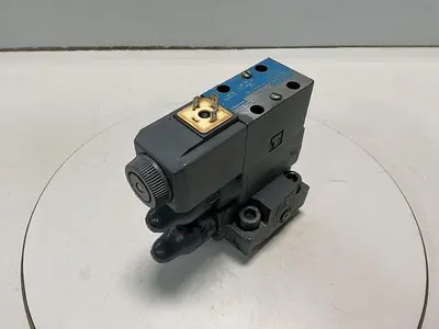 USED VICKERS DG4V-3-2AL-M-U-HL7-60