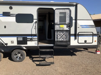 USED 2018 WHITE HAWK 23MRB