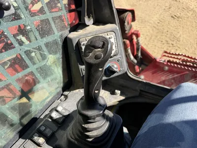 Used 2022 TAKEUCHI TL12V2 CR VERTICAL LIFT SKIDSTEER Skid Steer Loaders Alberta CA | Adcock Equipment #1418139