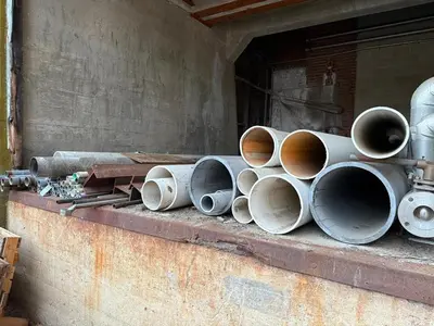 LARGE AMOUNT OF CAST, STAINLESS STEEL, ALUMINUM, GALVINIZED AND PVC PIPES