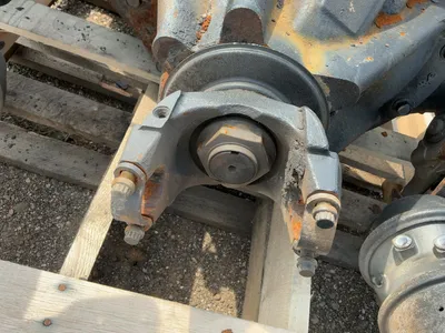 Semi Truck Drive Axle, 23,000 lb GVWR, Hendrickson Air Ride Suspension, Air Brakes, missing info tag...
