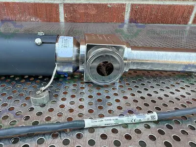 USED ENDRESS+HAUSER OUSAF44-B1A1 UV ABSORPTION SENSOR W/OUA260-AA1E07B1A3A PHOTOMETER