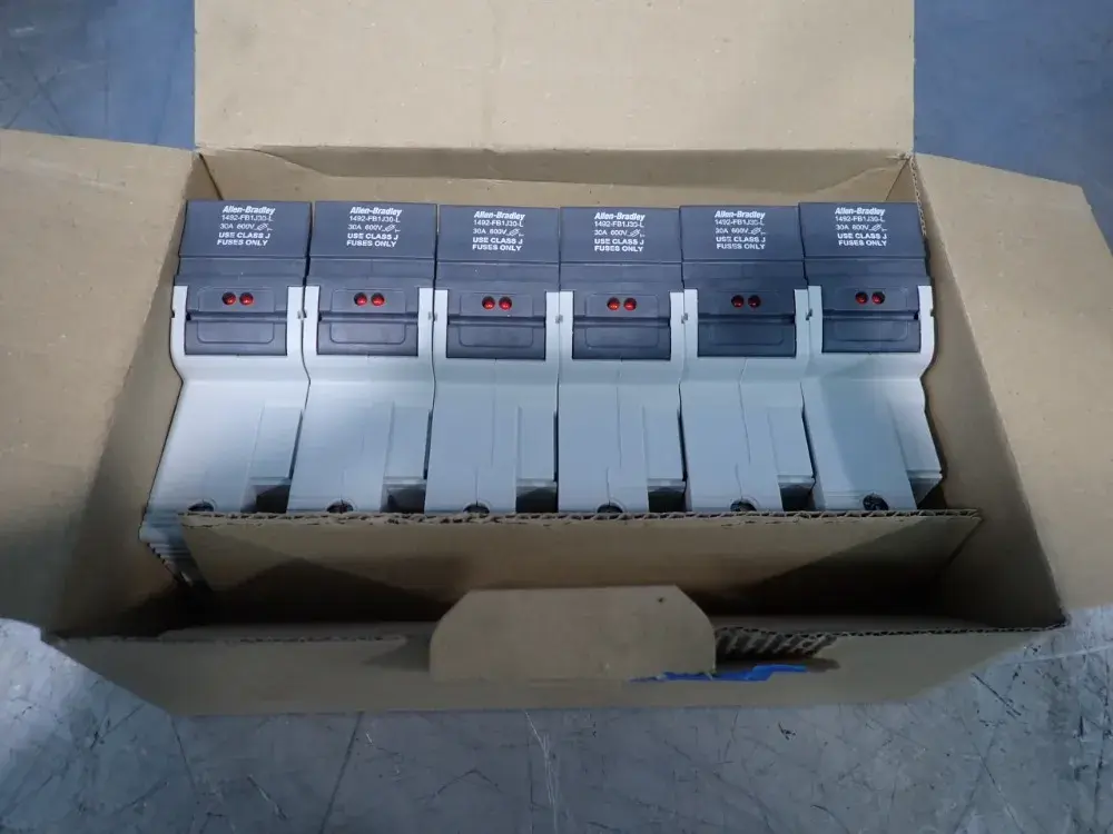 NEW ALLEN BRADLEY 1492FB1J30L