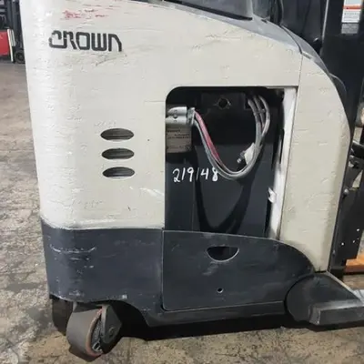 USED 2016 CROWN RR5725-45