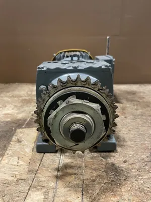 Sew Eurodrive R37DRE80M4 Speed Drive / Gear Reducer 0.75kW 61/1740rpm 51