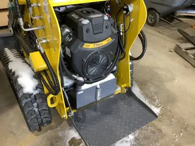 Landhonor Mini Skid Steer Loader (LDR-T460K1)