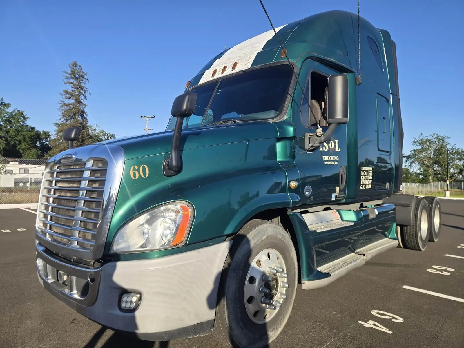 USED 2012 FREIGHTLINER CASCADIA 125
