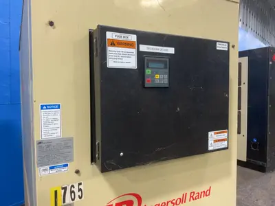 USED INGERSOLL RAND D2720INA400