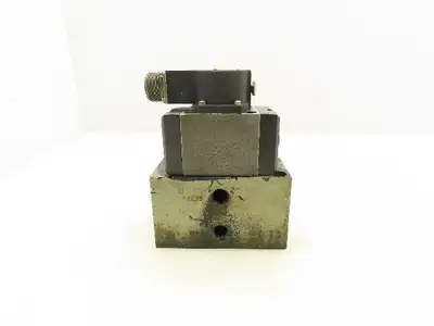Koehring Pegasus Division PLS-2235 Hydraulic Servovalve 121UE